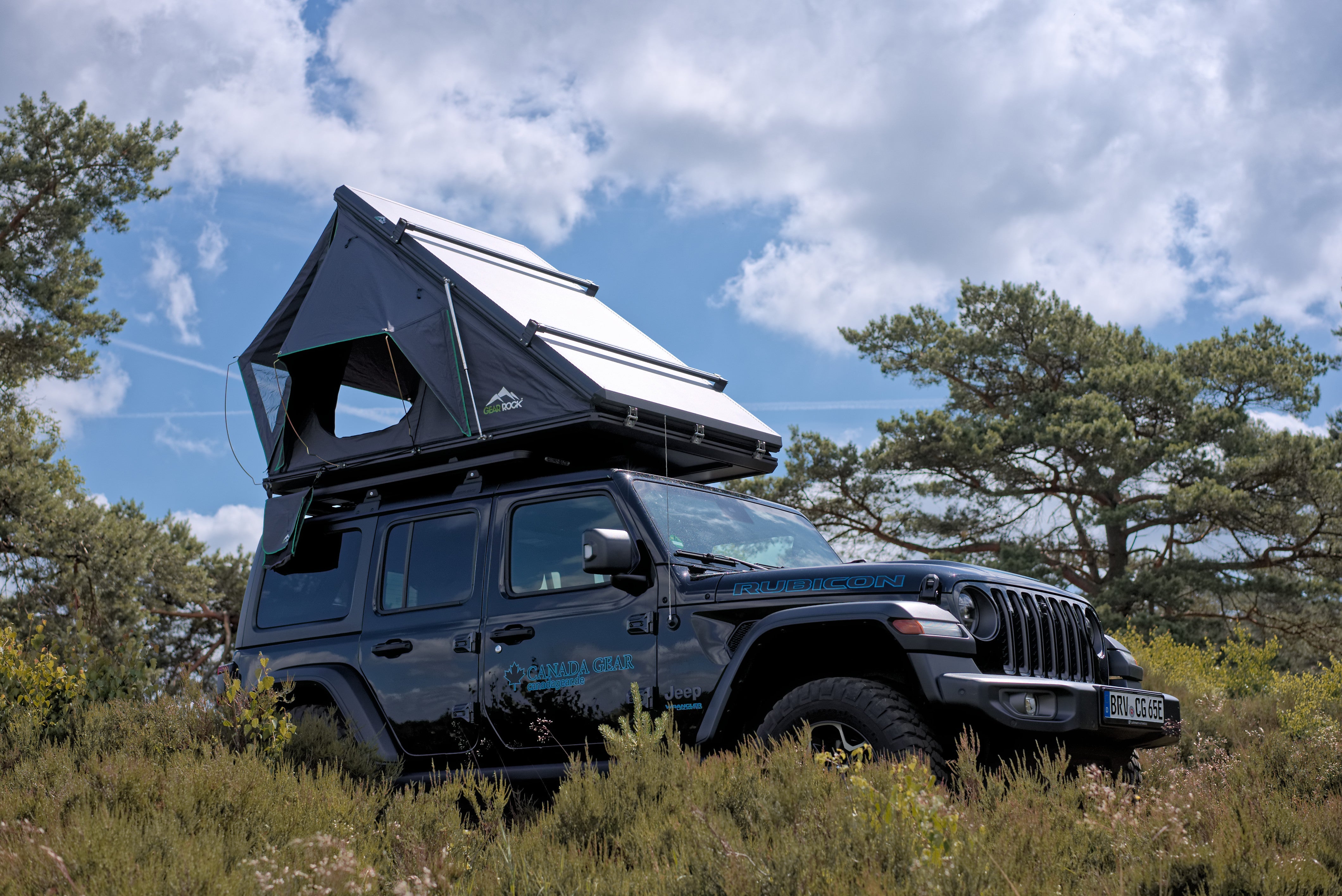 GEAR ROCK Revelstoke roof tent rental – Canada Gear