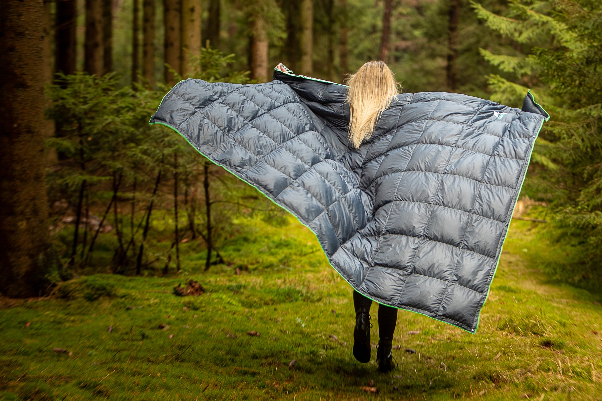 アウトドア寝具 WINDY AND RAINY Down Blanket and Pillow WINDY AND RAINY / Down Blanket and Pillow